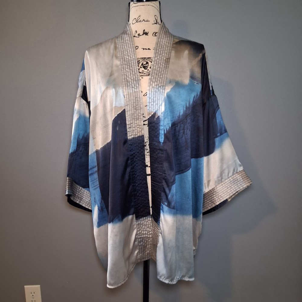 Soft Surroundings Ainsley Abstract Satin Kimono